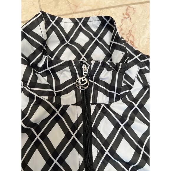 Lightweight Full Zip Windbreaker from Daily Sports - Size Small - Picture 3 of 5